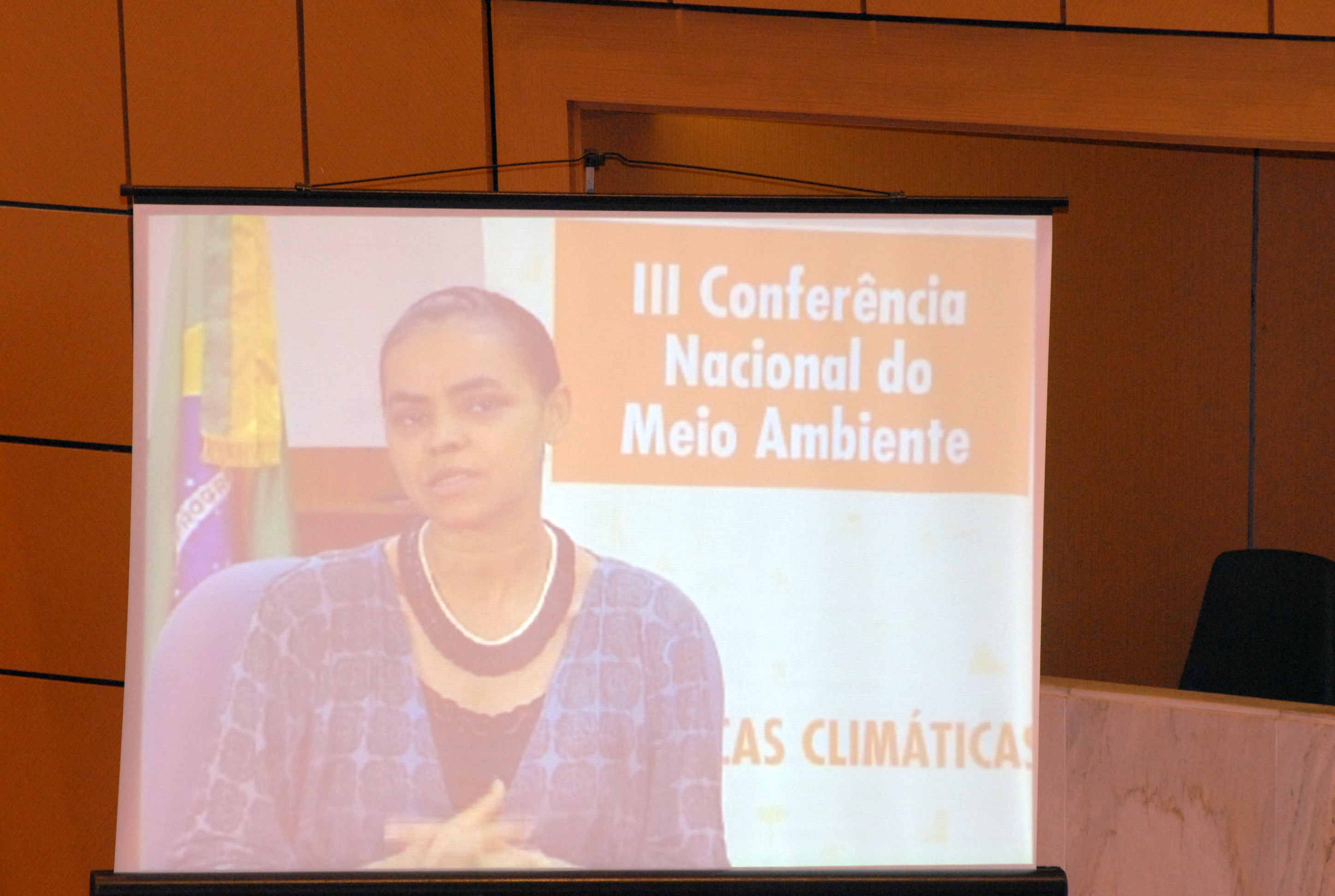 Marina Silva, ministra do Meio Ambiente<a style='float:right;color:#ccc' href='https://www3.al.sp.gov.br/repositorio/noticia/04-2008/CONF MEIO AMB mmy (10).jpg' target=_blank><i class='bi bi-zoom-in'></i> Clique para ver a imagem </a>
